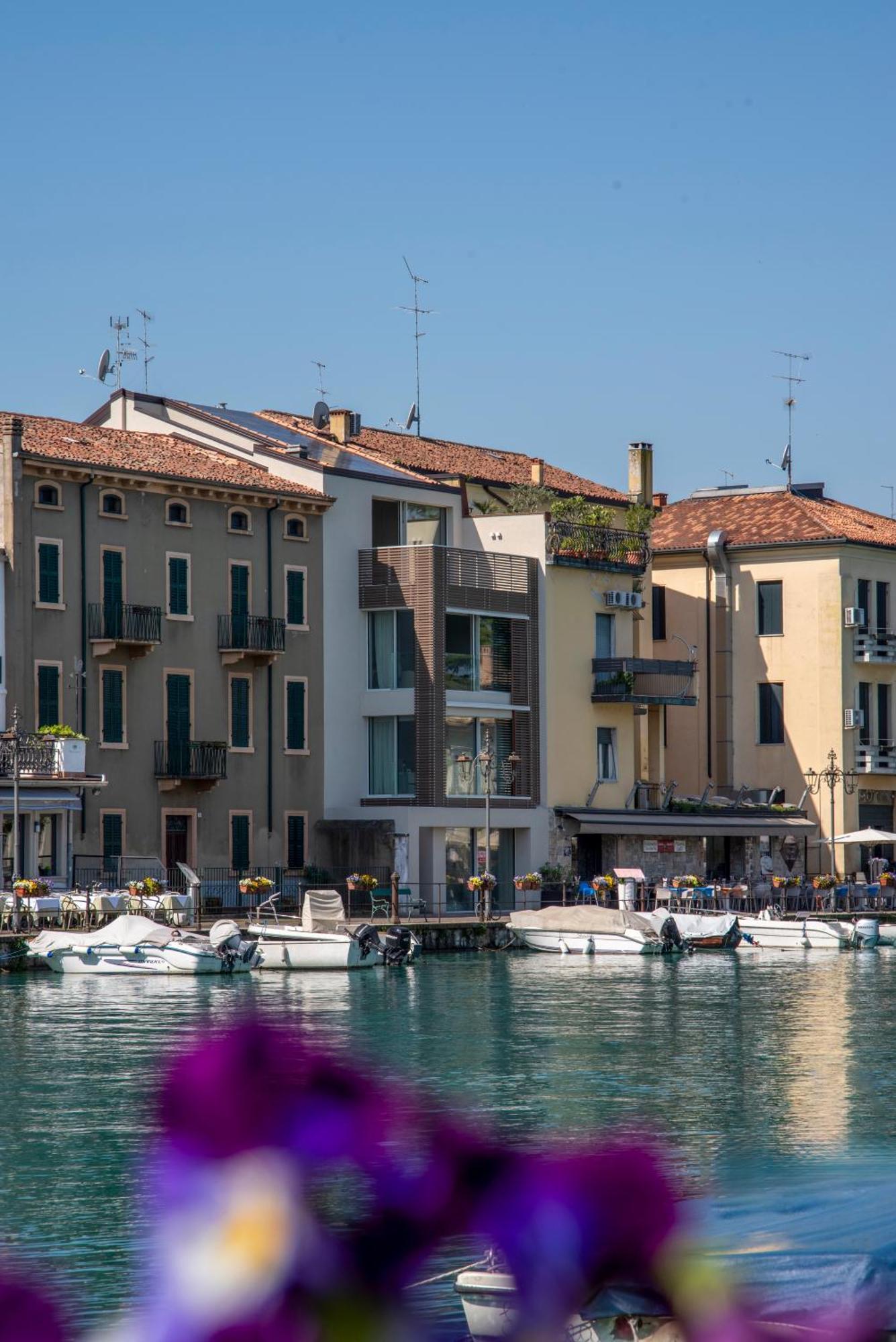 Palazzo Cordigero - Apartments Peschiera del Garda Luaran gambar