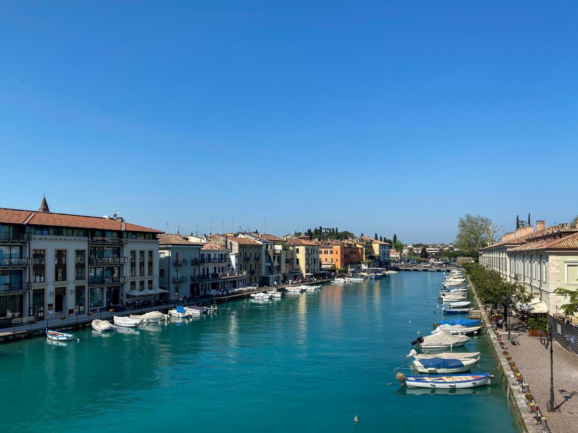 Palazzo Cordigero - Apartments Peschiera del Garda Luaran gambar