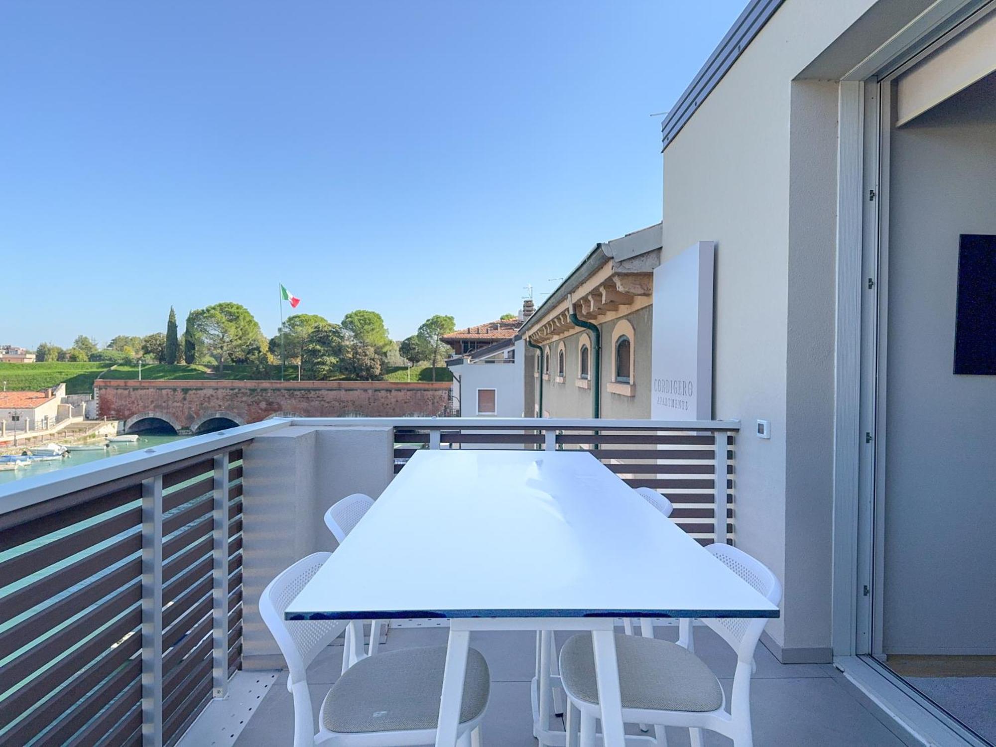 Palazzo Cordigero - Apartments Peschiera del Garda Luaran gambar
