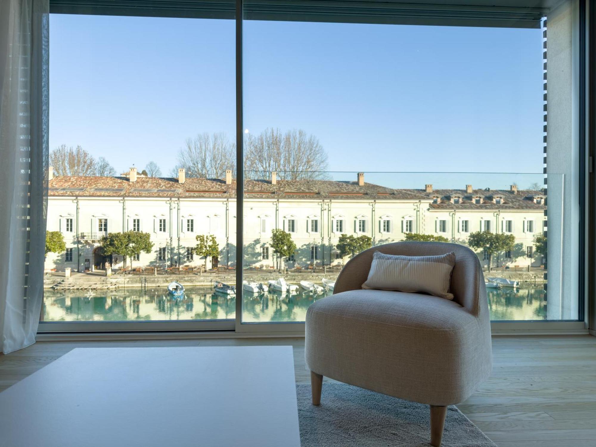 Palazzo Cordigero - Apartments Peschiera del Garda Luaran gambar