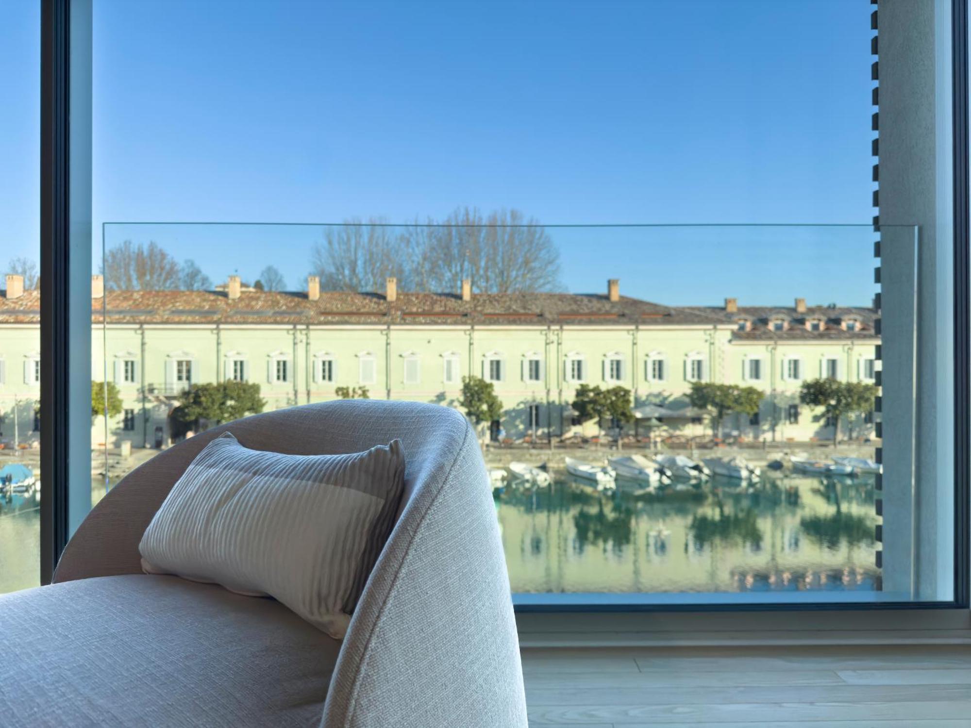 Palazzo Cordigero - Apartments Peschiera del Garda Luaran gambar