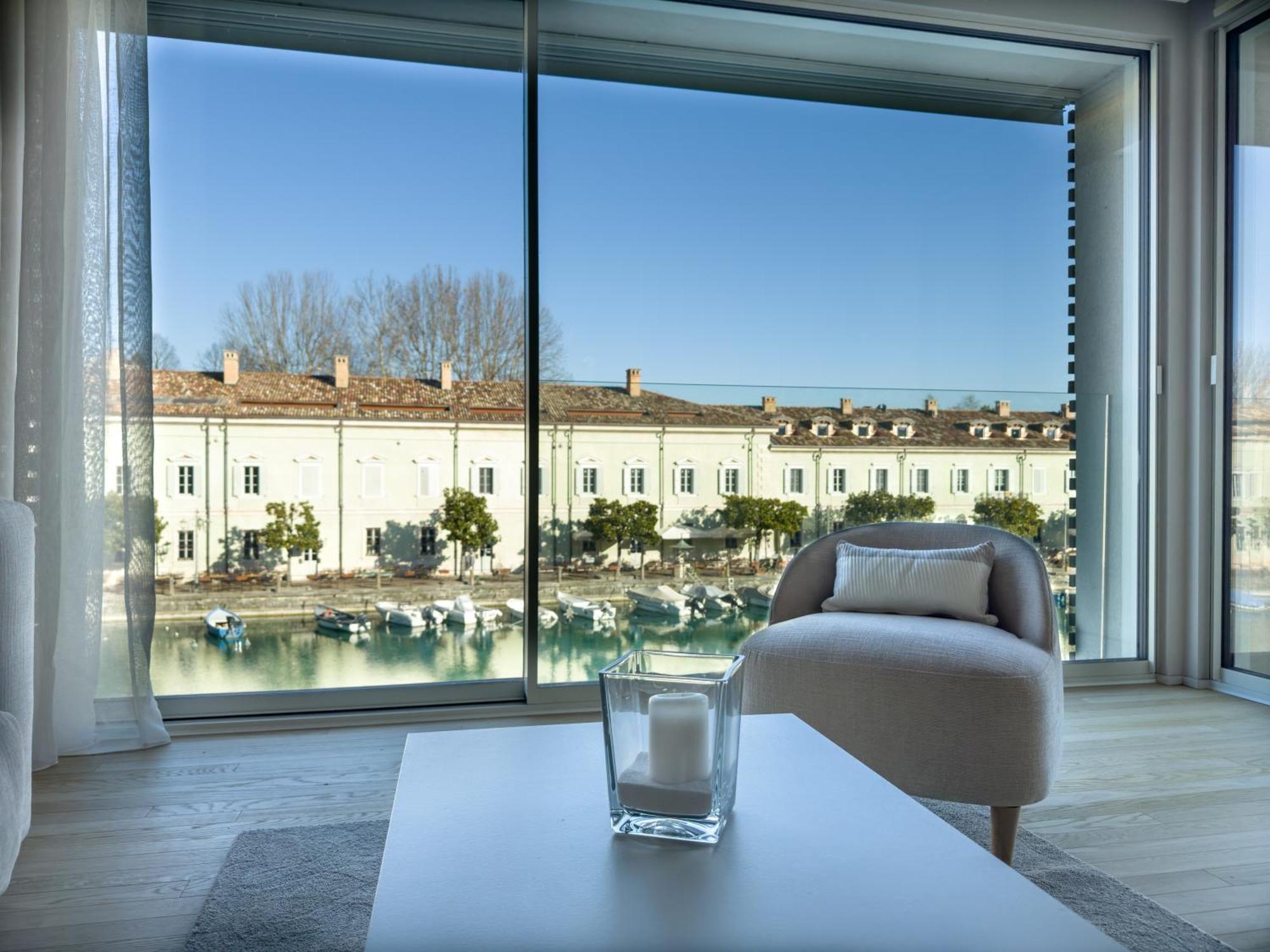 Palazzo Cordigero - Apartments Peschiera del Garda Luaran gambar