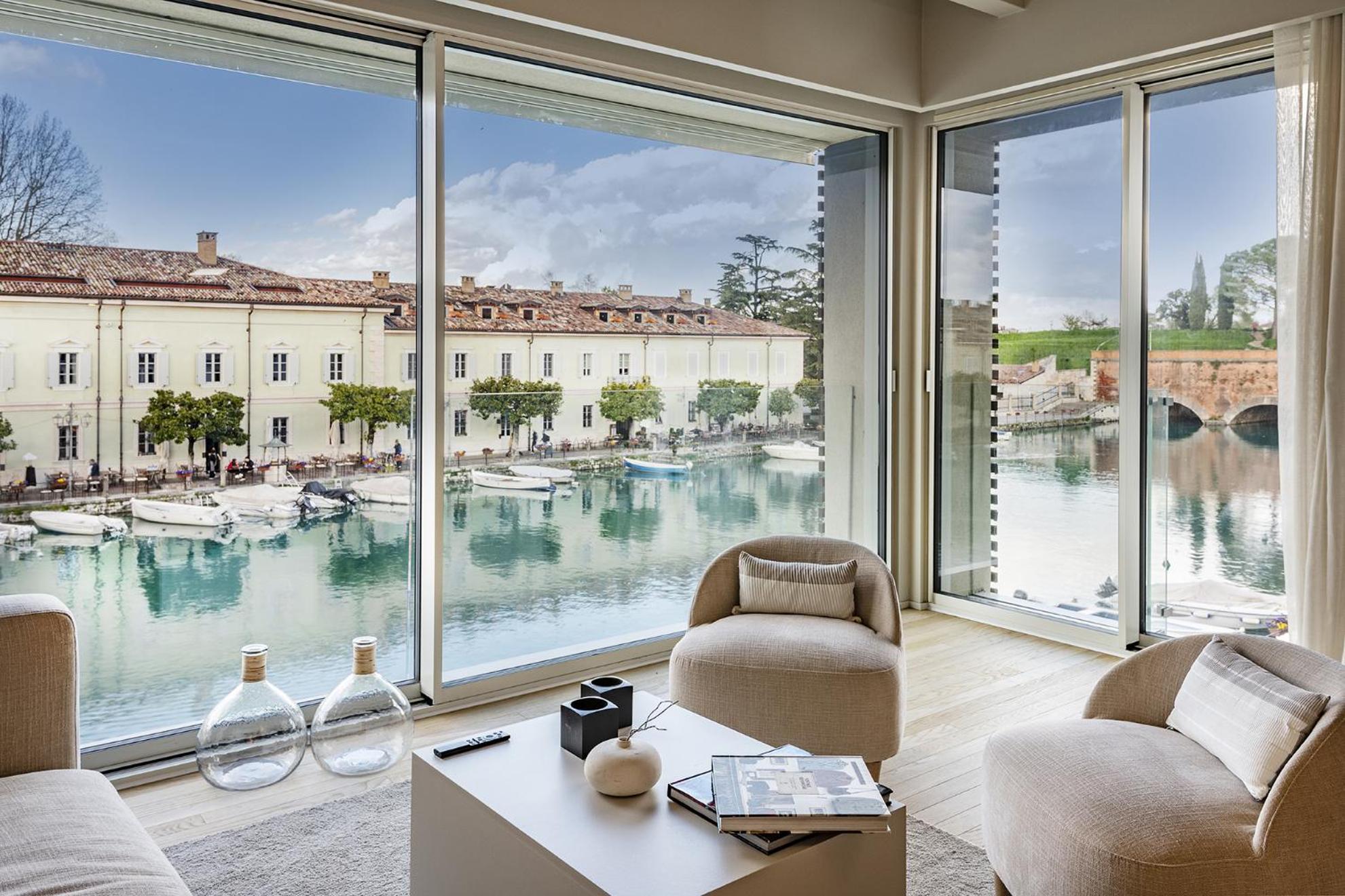 Palazzo Cordigero - Apartments Peschiera del Garda Luaran gambar