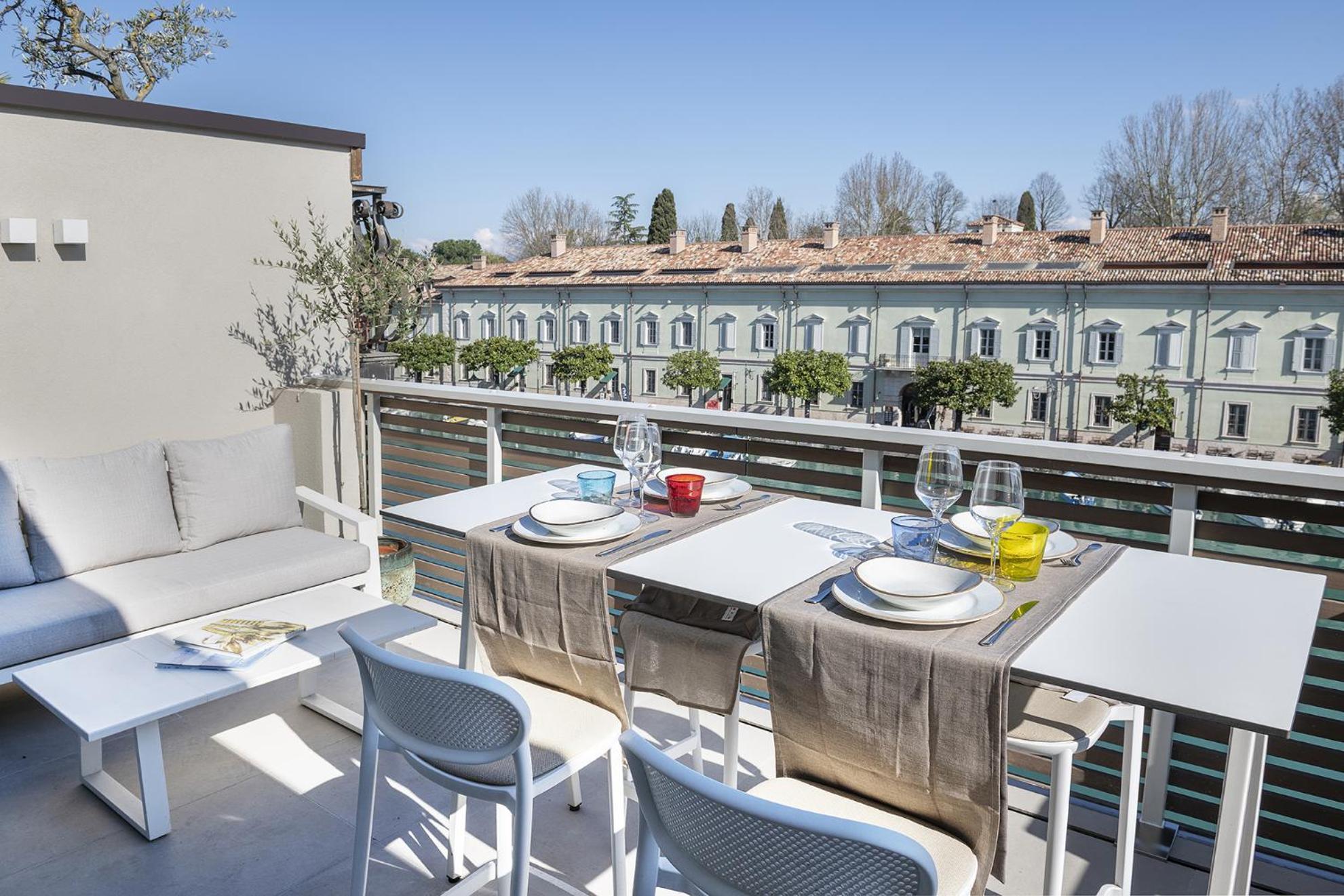 Palazzo Cordigero - Apartments Peschiera del Garda Luaran gambar