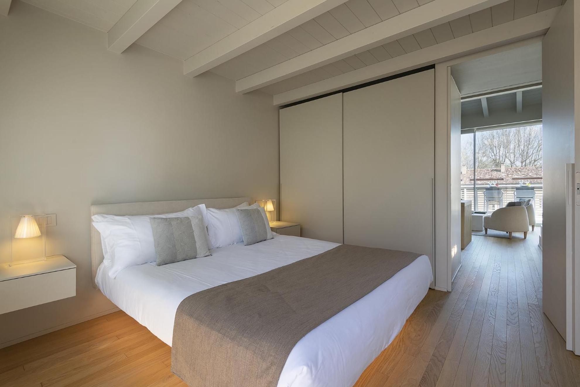 Palazzo Cordigero - Apartments Peschiera del Garda Luaran gambar